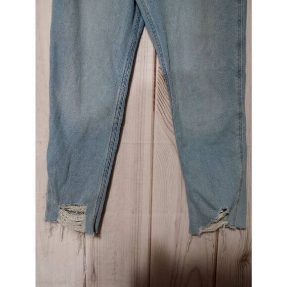 Hollister Jeans Ladies 25 Ultra High Rise Mom Vintage stretch distressed light w - Picture 5 of 8